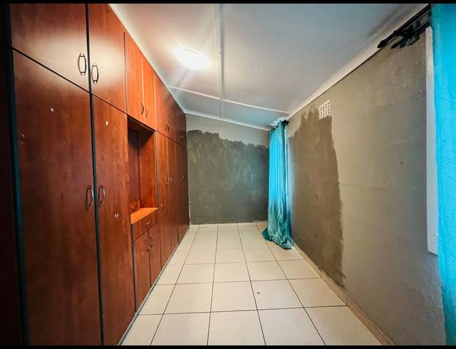 2 BEDROOM SEMI DETACHED FOR SALE IN NEWLANDS EAST